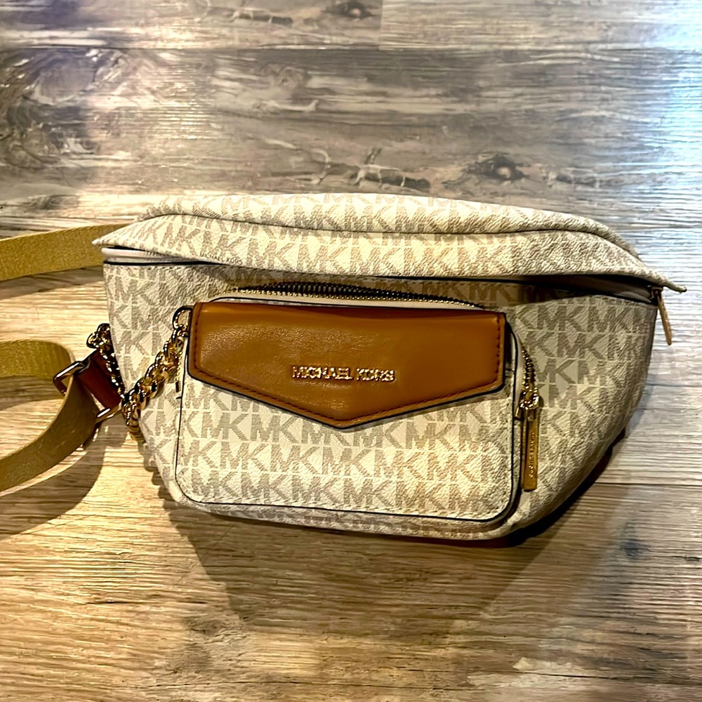 Michael Kors side pack/ Fanny pack